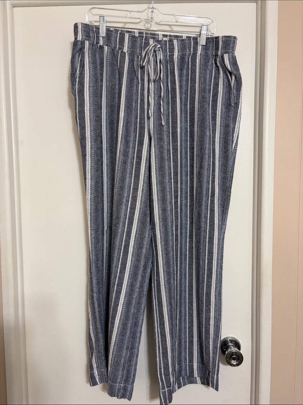 Briggs New York Navy and White Striped Drawstring Shorts size XL